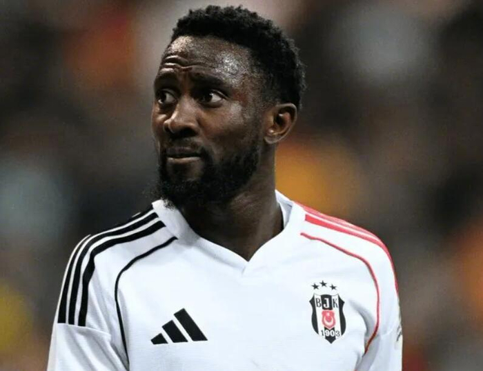 开云体育平台-记者透露曼联正操作中场引援，恩迪迪或租借加盟|哈里-马奎尔|卡塞米罗|贝西克塔斯|乌加特|恩迪迪转会_新浪体育_新浪新闻